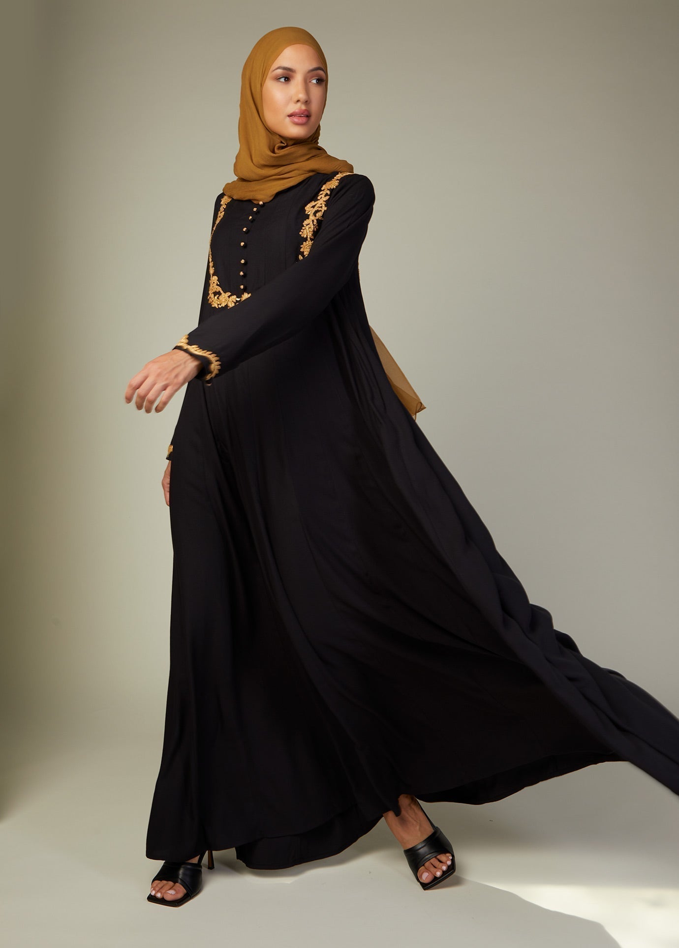 Zardozi Abaya Black L / 56 Zardozi Abaya Black L / 56
